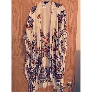 🌸 American Eagle floral kimono style top 🌸